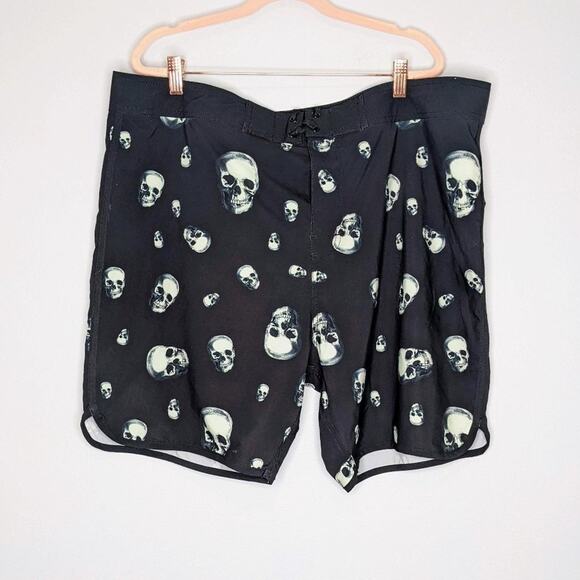 Midnight Hour Black Skull Print Swim Trunks Size 42 - Picture 1 of 8